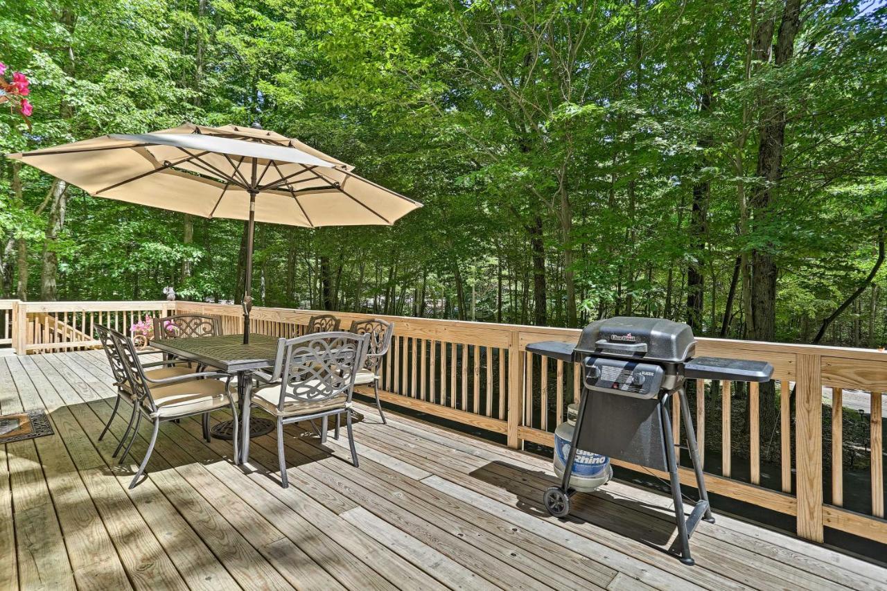 Bear Den Rustic Pocono Lake Home With Game Room! Eksteriør billede