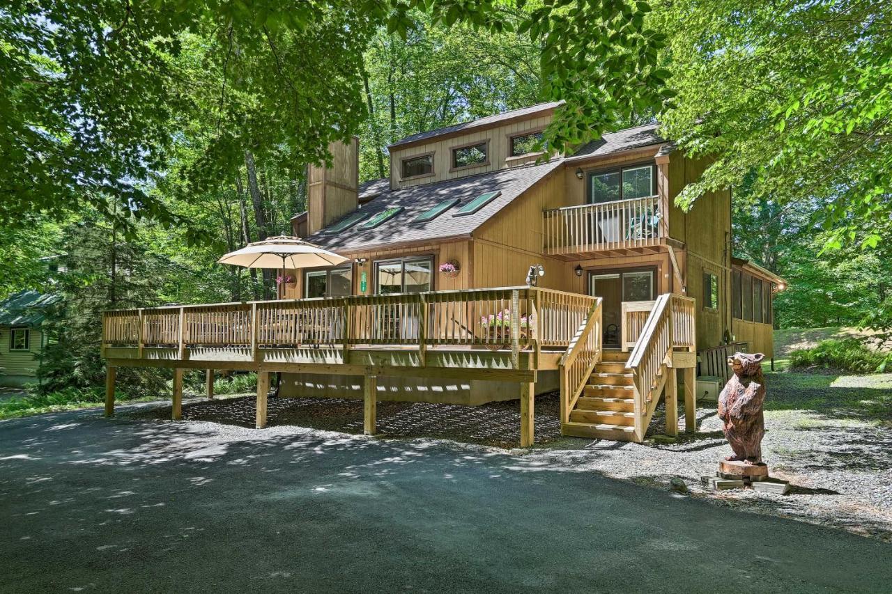 Bear Den Rustic Pocono Lake Home With Game Room! Eksteriør billede