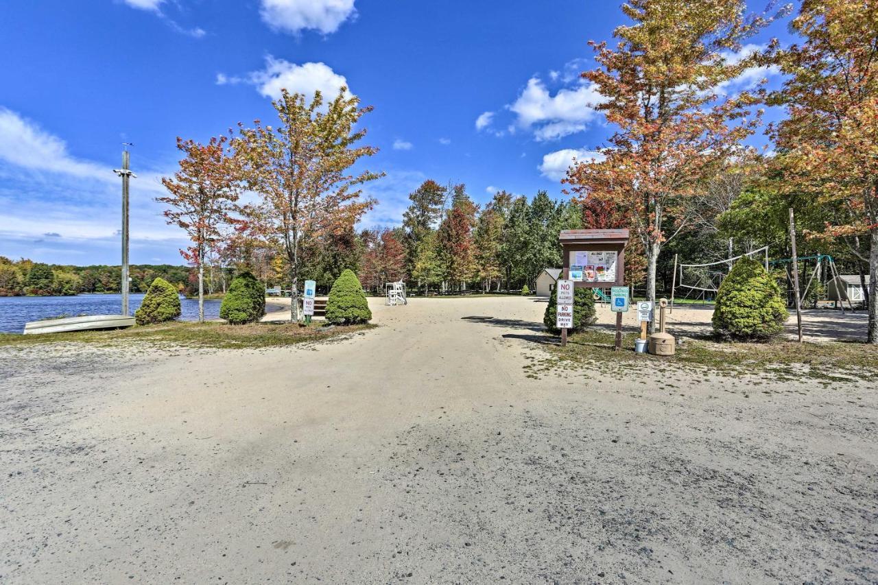 Bear Den Rustic Pocono Lake Home With Game Room! Eksteriør billede