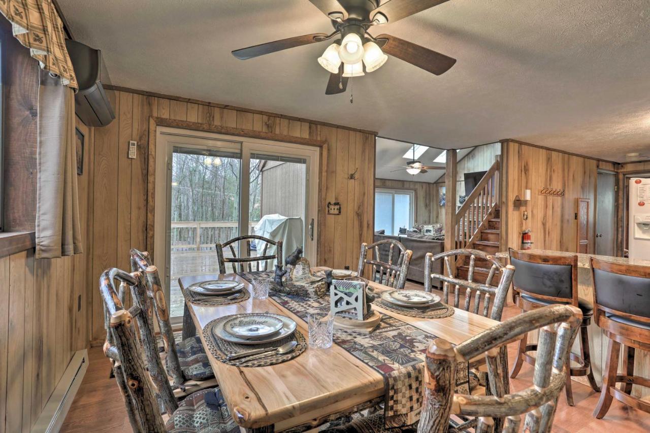 Bear Den Rustic Pocono Lake Home With Game Room! Eksteriør billede