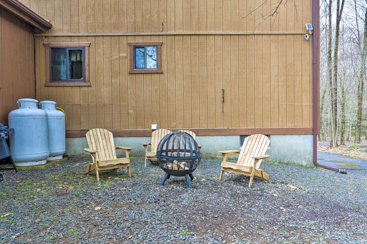 Bear Den Rustic Pocono Lake Home With Game Room! Eksteriør billede