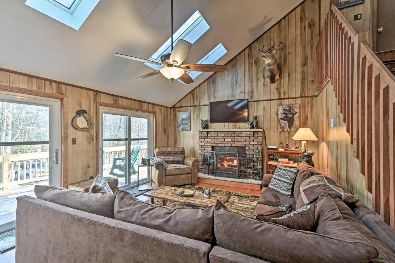 Bear Den Rustic Pocono Lake Home With Game Room! Eksteriør billede